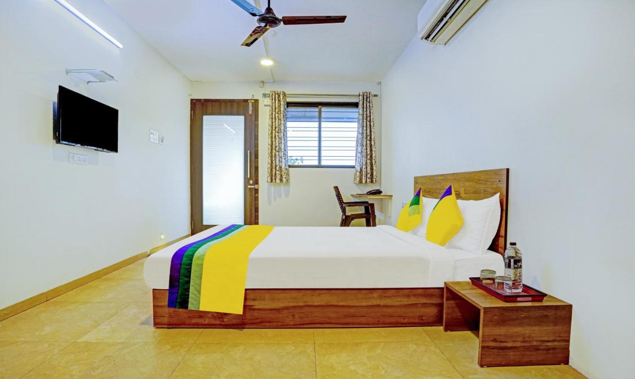 Itsy Hotels Oasis Pride Nashik Bagian luar foto